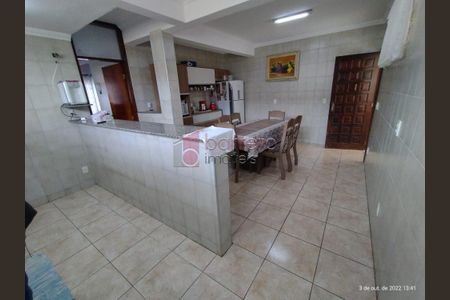 4_photo/94cf2649af.935c805baf9a7d1f-ATLAS-ba6cfece-b685-4d9d-8b79-3ab9c287ec3f.jpg de casa à venda com 5 quartos, 317m² em Jardim Bandeiras, Jundiaí