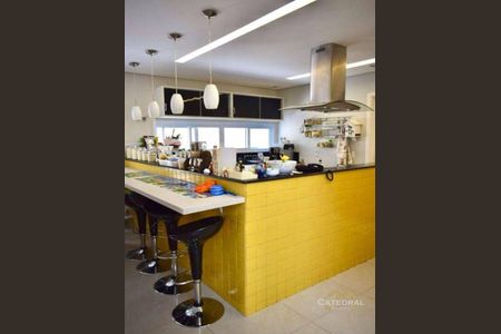 4_photo/94cf264c5f.9fde2b1beaf38236-ATLAS-bd8bed7f-4b36-42ef-a303-33b6c2f38b98.jpg de casa à venda com 5 quartos, 400m² em Vale Azul, Jundiaí