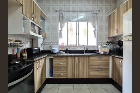 4_photo/94cf265b1b.561dcad3d0cedf12-ATLAS-31452e06-aea2-4af6-b40e-c7a34bcd1f84.jpg de casa à venda com 3 quartos, 218m² em Jardim Tarumã, Jundiaí