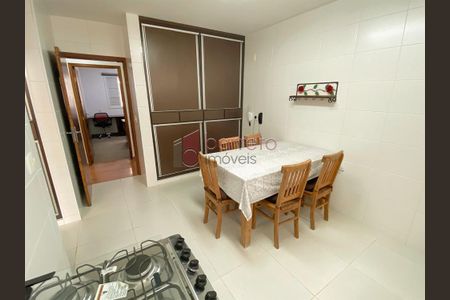 6_photo/94cf26b8b9.3c20d05746a6d1b7-ATLAS-2c126058-538b-4874-96a1-a77c5457f9e6.jpg de casa à venda com 3 quartos, 232m² em Vila Vianelo, Jundiaí