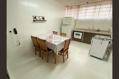 5_photo/94cf26b8b9.3c20d05746a6d1b7-ATLAS-8b643e49-a150-4bab-8957-d79fa89fb7e8.jpg de casa à venda com 3 quartos, 232m² em Vila Vianelo, Jundiaí