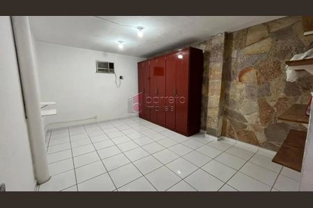 20_photo/94cf26ba5f.8ca146e4695ff152-ATLAS-b5a41a02-0419-4bbe-8fc2-2130b8a4e054.jpg de casa para alugar com 4 quartos, 228m² em Jardim Messina, Jundiaí