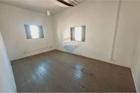 9_photo/94cf26bdb7.8cbbc6e43ead3576-ATLAS-d9442db3-b3f4-45a9-8432-615ad4380a67.jpg de casa à venda com 1 quarto, 69m² em Bela Vista, Jundiaí