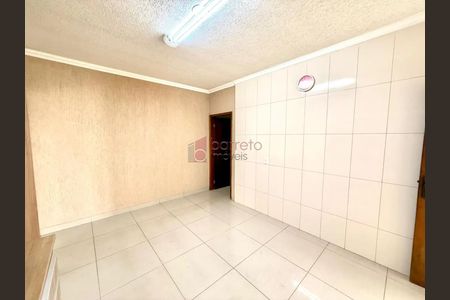 8_photo/94cf26d567.2bea4a0de6d30832-ATLAS-cda89bc6-7c19-46ef-ad6e-5a34b4c57efb.jpg de casa à venda com 2 quartos, 183m² em Vila Agricola, Jundiaí