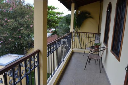 2_photo/94cf26f993.93b8fa184532727f-ATLAS-2b563d8a-91bc-457c-a8d0-548bf759d9da.jpg de casa à venda com 3 quartos, 226m² em Jardim da Fonte, Jundiaí
