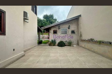 1_photo/94cf270a4d.e79734d9e4bcd6ba-ATLAS-085b9ae4-b16e-4437-85e6-b2a1e0fa37a5.jpg de casa à venda com 4 quartos, 250m² em Caxambu, Jundiaí