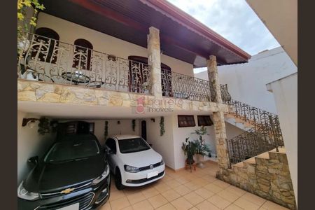 8_photo/94cf27201b.5b63f18bcccc212e-ATLAS-2f149504-a784-4ecf-a44f-bd677ad4ab04.jpg de casa à venda com 3 quartos, 280m² em Jardim Pacaembu, Jundiaí