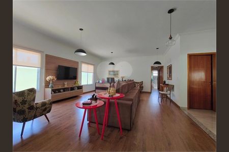 4_photo/94cf27b00f.912bb953107d94de-ATLAS-41ce1c41-c3b9-43f1-8033-5c4e78febe09.jpg de casa à venda com 3 quartos, 237m² em Jardim Caxambu, Jundiaí