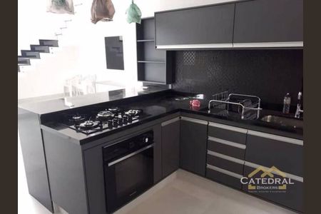 10_photo/94cf27b2cf.9fde2b1beaf38236-ATLAS-379ebec4-8d23-4e31-ab0e-0fd6f696dabb.jpg de casa de condomínio à venda com 3 quartos, 300m² em Vale Azul, Jundiaí