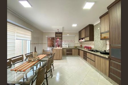 3_photo/94cf2f1c97.2c445d7a253e7411-ATLAS-e5c541ba-3c22-40f4-8348-b9257adbbc27.jpg de casa à venda com 3 quartos, 218m² em Jardim Celeste, Jundiaí