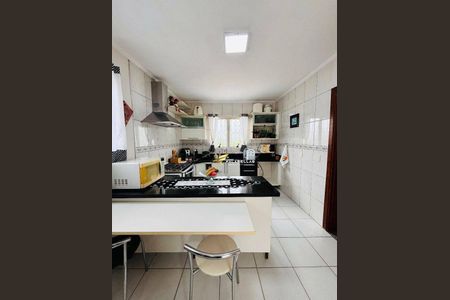 6_photo/94cf2f5897.2f15d505e37c7ac5-ATLAS-14f5557f-734e-42e2-83a8-b40d9e57ef71.jpg de casa à venda com 3 quartos, 256m² em Jardim Sao Vicente, Jundiaí