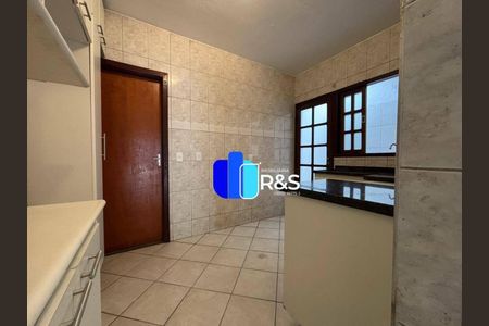 5_photo/94cf2f6e7f.0e5883cd31689f99-ATLAS-e7766dad-e6eb-4e25-9f0e-bdf6ed98619e.jpg de casa à venda com 3 quartos, 55m² em Morada das Vinhas, Jundiaí