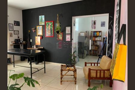 10_photo/94cf2febe5.2c445d7a253e7411-ATLAS-c0653261-108e-4bbf-9bf4-e141ee6d8d4c.jpg de casa à venda com 3 quartos, 202m² em Jardim das Tulipas, Jundiaí