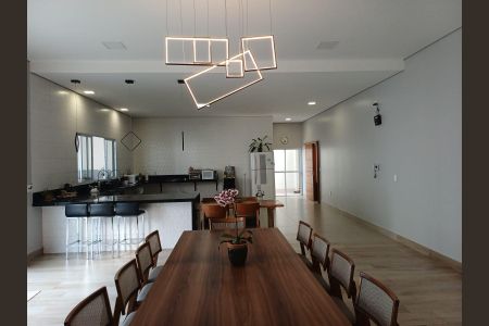 2_photo/94cf3aa447.411a6e7ba2cd6698-ATLAS-9f1c80d2-74f5-4b6a-9400-e5e362e41788.jpg de casa à venda com 3 quartos, 675m² em Medeiros, Jundiaí