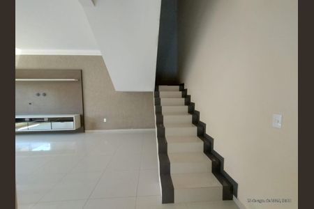 7_photo/94cf3aae2d.ceff8192393c33de-ATLAS-7aab65ba-c1d6-4a80-8859-16d2bdae3d2c.jpg de casa à venda com 4 quartos, 280m² em Medeiros, Jundiaí