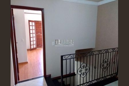 12_photo/94cf3aae35.61df383ebc62b81a-ATLAS-95c0554c-aa42-47e1-8529-3b3aa8d6d5ef.jpg de casa à venda com 3 quartos, 200m² em Medeiros, Jundiaí