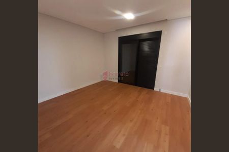 2_photo/94cf3af159.007d8801227075bf-ATLAS-4f17c16c-e4a9-48c9-8aef-15d7faa2d880.jpg de casa à venda com 4 quartos, 394m² em Aglomeração Urbana de Jundiaí, Jundiaí