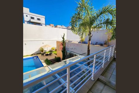 30_photo/94cf3af159.e3da74daae84817a-ATLAS-53b5963b-324e-4ef5-9fb0-3e37ff09383b.jpg de casa à venda com 3 quartos, 338m² em Aglomeração Urbana de Jundiaí, Jundiaí