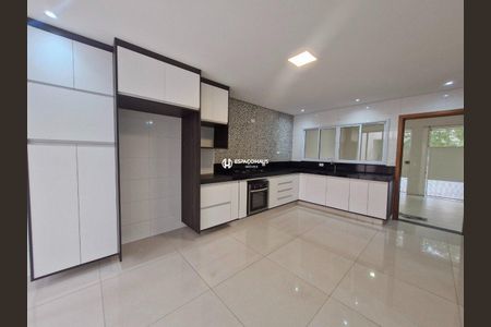 11_photo/94cf4cdf3b.e6f02a1e96aef2b1-ATLAS-a5821245-fde0-48d2-94e6-e392274a1fce.jpg de casa para alugar com 3 quartos, 268m² em Lagos de Shanadu, Indaiatuba