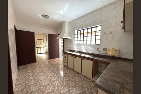 7_photo/94cfa6344b.ceff8192393c33de-ATLAS-ea34dfa0-a0d3-4f7f-ba08-ee13c545c7a4.jpg de casa à venda com 3 quartos, 354m² em Caucaia do Alto, Cotia