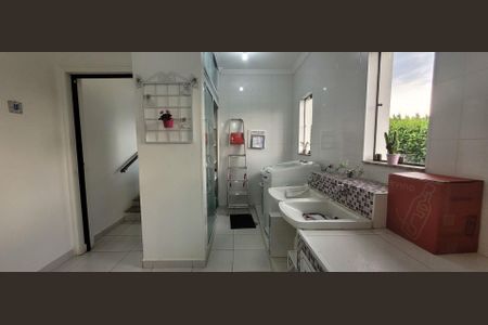 8_photo/94cfa64e9f.07f29284d16cc936-ATLAS-3315b33f-b574-4b76-907e-5f74e8c35d0e.jpg de casa à venda com 4 quartos, 418m² em Colonial Village (Caucaia do Alto), Cotia