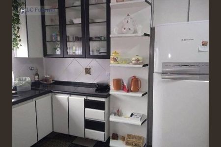 4_photo/94cfa65251.ceff8192393c33de-ATLAS-557e9e3e-5e10-4f23-b88d-cb736c857f4d.jpg de casa à venda com 4 quartos, 650m² em Colonial Village (Caucaia do Alto), Cotia