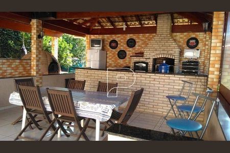 6_photo/94cfa687e5.0dba02f6e03a3679-ATLAS-92d156a9-e44a-4378-a84f-3a08fe71f7b8.jpg de casa à venda com 3 quartos, 236m² em Caucaia do Alto, Cotia