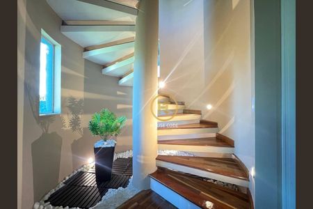 3_photo/94cfa6880d.f279df7ab7105e24-ATLAS-00a37aec-36ec-48d0-91bc-d5c6542319b3.jpg de casa à venda com 3 quartos, 367m² em Caucaia do Alto, Cotia