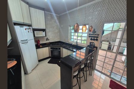 15_photo/94cfa68d7f.3714cccd63f8fe2d-ATLAS-be54e836-176a-432e-ad99-16a6259e863d.jpg de casa à venda com 3 quartos, 215m² em Jardim Monte Verde (Caucaia do Alto), Cotia