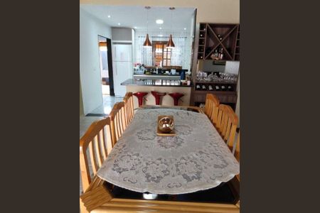 47_photo/94cfa6f133.e9bc35269128f7e8-ATLAS-ee080d15-23a2-4acb-b22a-32a2de4f8c20.jpg de casa à venda com 3 quartos, 315m² em Jardim Sao Luiz (Caucaia do Alto), Cotia