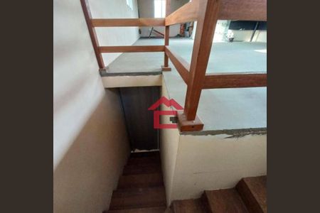 7_photo/94cfa6f779.07f29284d16cc936-ATLAS-e6bf7287-a9b9-4883-b00b-713212fc06f8.jpg de casa à venda com 3 quartos, 300m² em Jardim Sao Luiz (Caucaia do Alto), Cotia