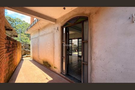 20_photo/94cfa6f7df.6c623372c172fc17-ATLAS-19dab8da-7191-45f2-b179-b2487b18f5f6.jpg de casa à venda com 2 quartos, 178m² em Vila Sao Roque (Caucaia do Alto), Cotia