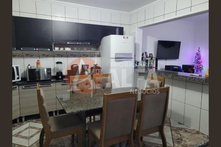 15_photo/94cfa7029b.0dba02f6e03a3679-ATLAS-3b0473ed-18ef-4d38-b754-e6e505e72cfd.jpg de casa à venda com 2 quartos, 200m² em Água Espraiada (Caucaia do Alto), Cotia