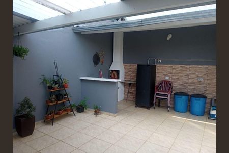 13_photo/94cfa708f7.ceff8192393c33de-ATLAS-28254320-2b1b-46e6-ba89-6997e18c18d0.jpg de casa à venda com 2 quartos, 90m² em Jardim das Oliveiras (Caucaia do Alto), Cotia