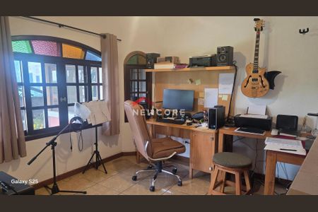 12_photo/94cfa70b41.93b8fa184532727f-ATLAS-28369c58-5d98-4fb5-b1a1-d21dbbefe7f2.jpg de casa à venda com 2 quartos, 171m² em Colina (Caucaia do Alto), Cotia