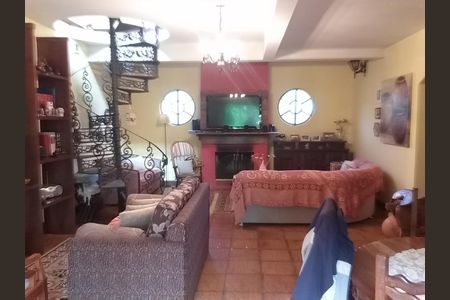 6_photo/94cfa70b6d.005b2c2c0d5e94b6-ATLAS-cb4f7459-170e-4bec-b9b7-8a8aa6074a47.jpg de casa à venda com 4 quartos, 320m² em Colina (Caucaia do Alto), Cotia