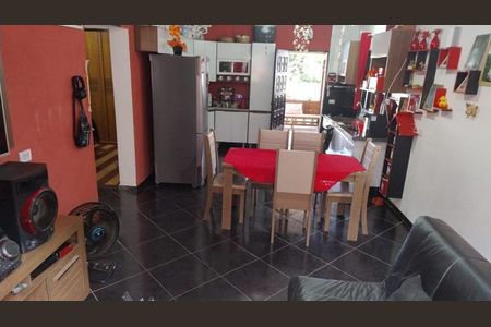 6_photo/94cfa740f1.ae3d86bef28e162d-ATLAS-786d6f17-7d3c-4866-94ac-273436b3ed8e.jpg de casa à venda com 3 quartos, 50m² em Água Espraiada (Caucaia do Alto), Cotia