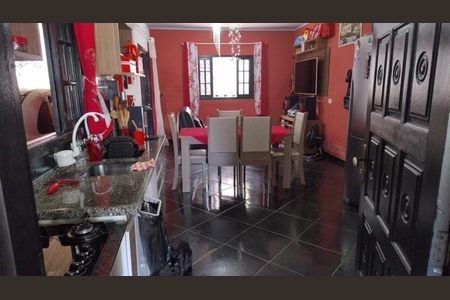 8_photo/94cfa740f1.ae3d86bef28e162d-ATLAS-9201dc2d-2de4-4405-a6e8-99a2651a370d.jpg de casa à venda com 3 quartos, 50m² em Água Espraiada (Caucaia do Alto), Cotia