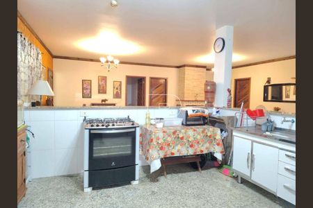 14_photo/94cfa76d15.ceff8192393c33de-ATLAS-93667870-d029-419f-a7b0-61e5d1e13ad2.jpg de casa à venda com 4 quartos, 250m² em Bosque dos Pereiras, Cotia