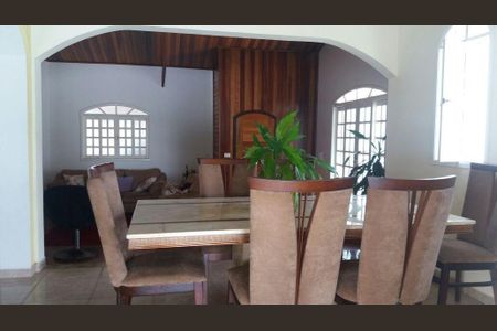 9_photo/94cfa76e19.9b0e853e47463488-ATLAS-ed564add-e52c-4363-8b3b-1d88f3f11837.jpg de casa à venda com 3 quartos, 300m² em Nhambuca, Cotia