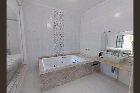 19_photo/94cfa76fb3.2589b1fd00b31c34-ATLAS-5bd2469e-1a86-4e33-86fe-503789a42a09.jpg de casa de condomínio à venda com 3 quartos, 400m² em Nhambuca, Cotia