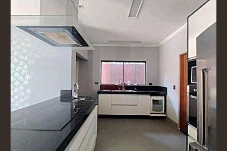 11_photo/94cfa76fb3.2589b1fd00b31c34-ATLAS-809a787b-0a06-410f-9e5c-c1b7b7c3d825.jpg de casa de condomínio à venda com 3 quartos, 400m² em Nhambuca, Cotia