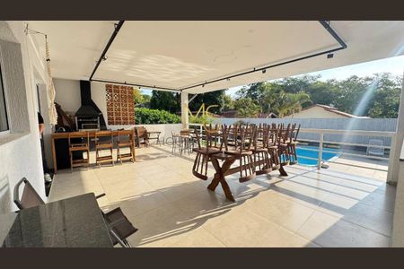 21_photo/94cfa77487.8cbbc6e43ead3576-ATLAS-d8b617b9-ee0e-476d-a94d-199b4ff34da0.jpg de casa de condomínio à venda com 3 quartos, 290m² em Colina (Caucaia do Alto), Cotia