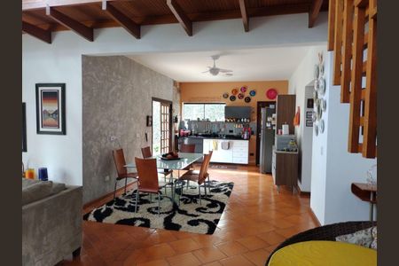 5_photo/94cfa774bb.70986b2d83168018-ATLAS-1dbfce21-5237-4474-a8ef-d2386a8c2d8a.jpg de casa à venda com 2 quartos, 269m² em Colina (Caucaia do Alto), Cotia