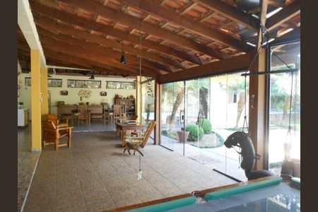 24_photo/94cfa7a0d5.c4a0bdba0b5cdebe-ATLAS-0fef6542-b51a-4132-a4f5-ee13fb2b7dff.jpg de casa à venda com 3 quartos, 376m² em Bosque dos Pereiras, Cotia