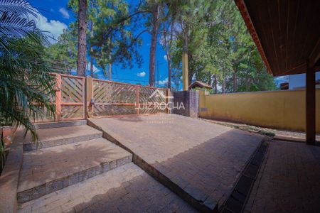 3_photo/94cfa7a1d7.ceff8192393c33de-ATLAS-e15efcec-84f7-4bdc-8e8f-9968f7f6abeb.jpg de casa à venda com 4 quartos, 351m² em Pinheiros Tênis Village, Cotia