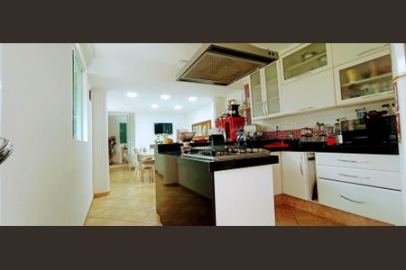 13_photo/94cfa7a6cd.e9bc35269128f7e8-ATLAS-e8753fc5-eaf1-46d1-8b54-f3935c70ef48.jpg de casa à venda com 5 quartos, 483m² em Bosque dos Pereiras, Cotia