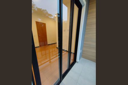 18_photo/94cfa7ad1b.02f29140979457be-ATLAS-e4765f38-f8a2-409c-bcd2-d50ed1a4e18c.jpg de casa para alugar com 3 quartos, 90m² em Jardim dos Pereiras (Caucaia do Alto), Cotia