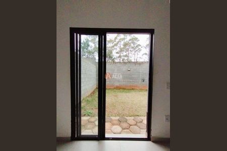 4_photo/94cfa7ad1b.02f29140979457be-ATLAS-eb08b15a-3dc3-4eab-911f-9b0e5f0fc0dc.jpg de casa para alugar com 3 quartos, 90m² em Jardim dos Pereiras (Caucaia do Alto), Cotia