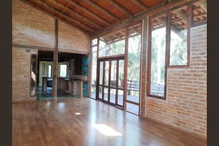 3_photo/94cfa801b5.35cb2562ae28c182-ATLAS-2b6d0141-78b5-483e-bb9e-e03761919056.jpg de casa à venda com 3 quartos, 230m² em Jardim Santa Paula, Cotia